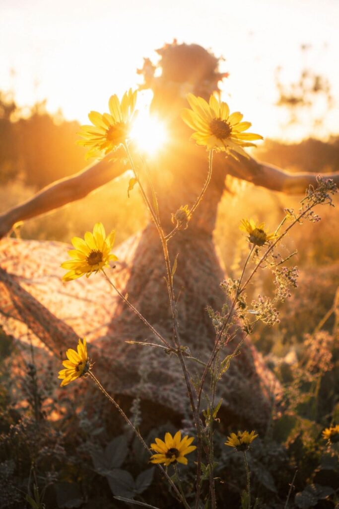 Lughnasadh – das erste Erntefest am 1. August, goldenes Weizenfeld bei Sonnenuntergang
